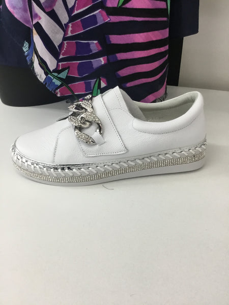 Tiffy Leather chain slip on